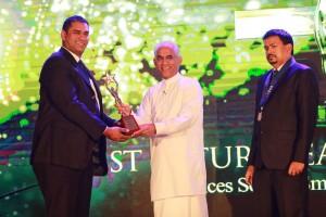 Kanishka Weeramunda bags two awards at the CMI Excellence Awards